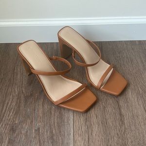 Square Tow Sandals